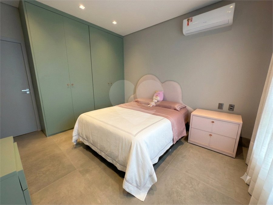 Casa à venda com 4 suítes no condomínio Florais da Mata, Várzea Grande - MT