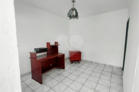 Sobrado à venda com 3 quartos, sendo 1 suíte, em Vila Constança, São Paulo, SP