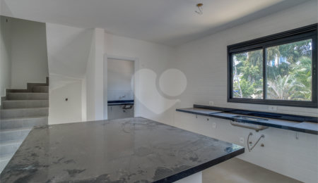 Casa em condomínio à venda com 4 quartos, sendo 2 suítes,  em Brooklin, São Paulo, SP