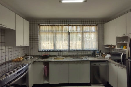 Casa à venda com 5 quartos, sendo 4 suítes, no condomínio Rancho Dirce, Sorocaba - SP