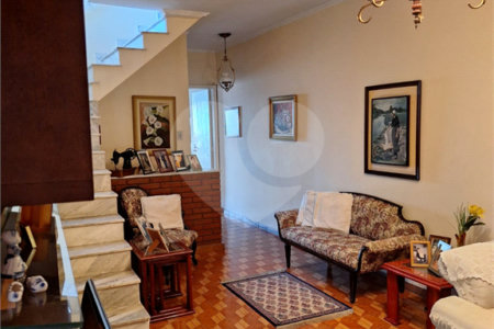 Sobrado à venda com 3 quartos, sendo 1 suíte, em Vila Gustavo, São Paulo, SP