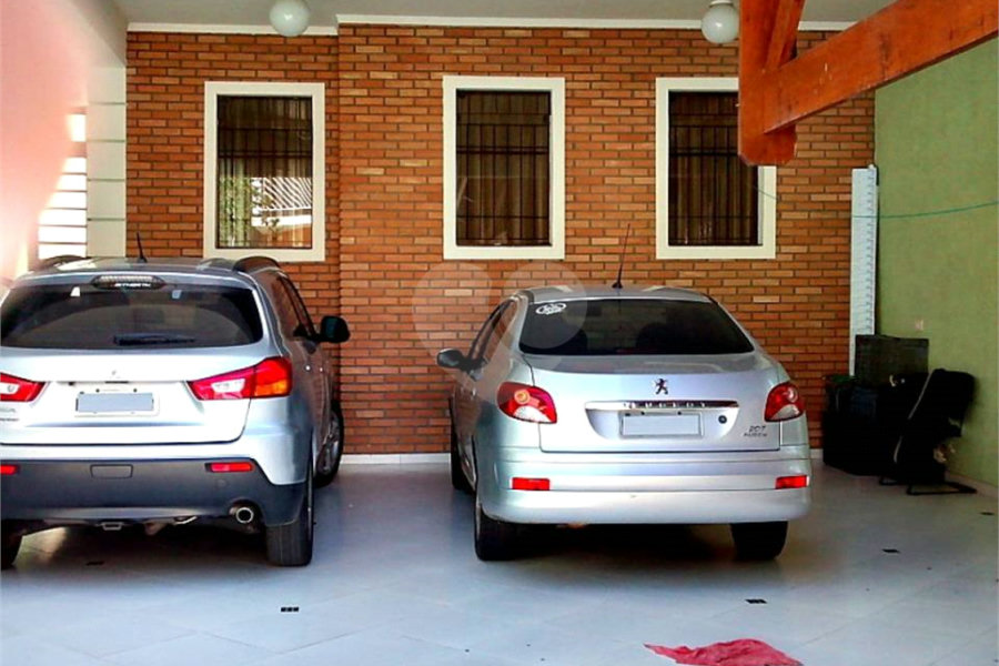 Sobrado à venda com 4 suítes em Vila Irmãos Arnoni, São Paulo, SP