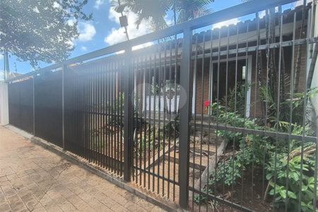 Casa à venda com 3 quartos, sendo 1 suíte, em Vila Santana, Araraquara, SP