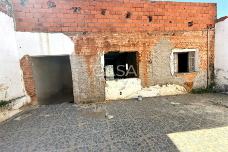 Casa à venda com 2 quartos em Vila Carvalho, Sorocaba, SP