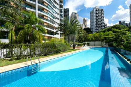 Apartamento à venda com 3 suítes em Vila Suzana, São Paulo, SP