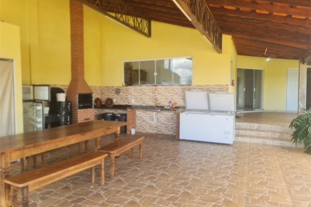 Casa à venda com 4 quartos, sendo 1 suíte, em Mato Seco, Itapetininga, SP