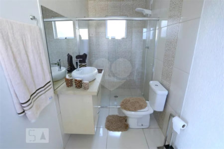 Sobrado à venda com 6 quartos, sendo 5 suítes, em Vila Paranaguá, São Paulo, SP