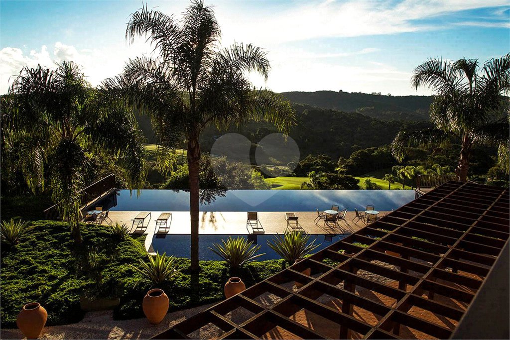 Casa à venda com 5 quartos, sendo 4 suítes, em Vila Darcy Penteado (mailasqui), São Roque, SP