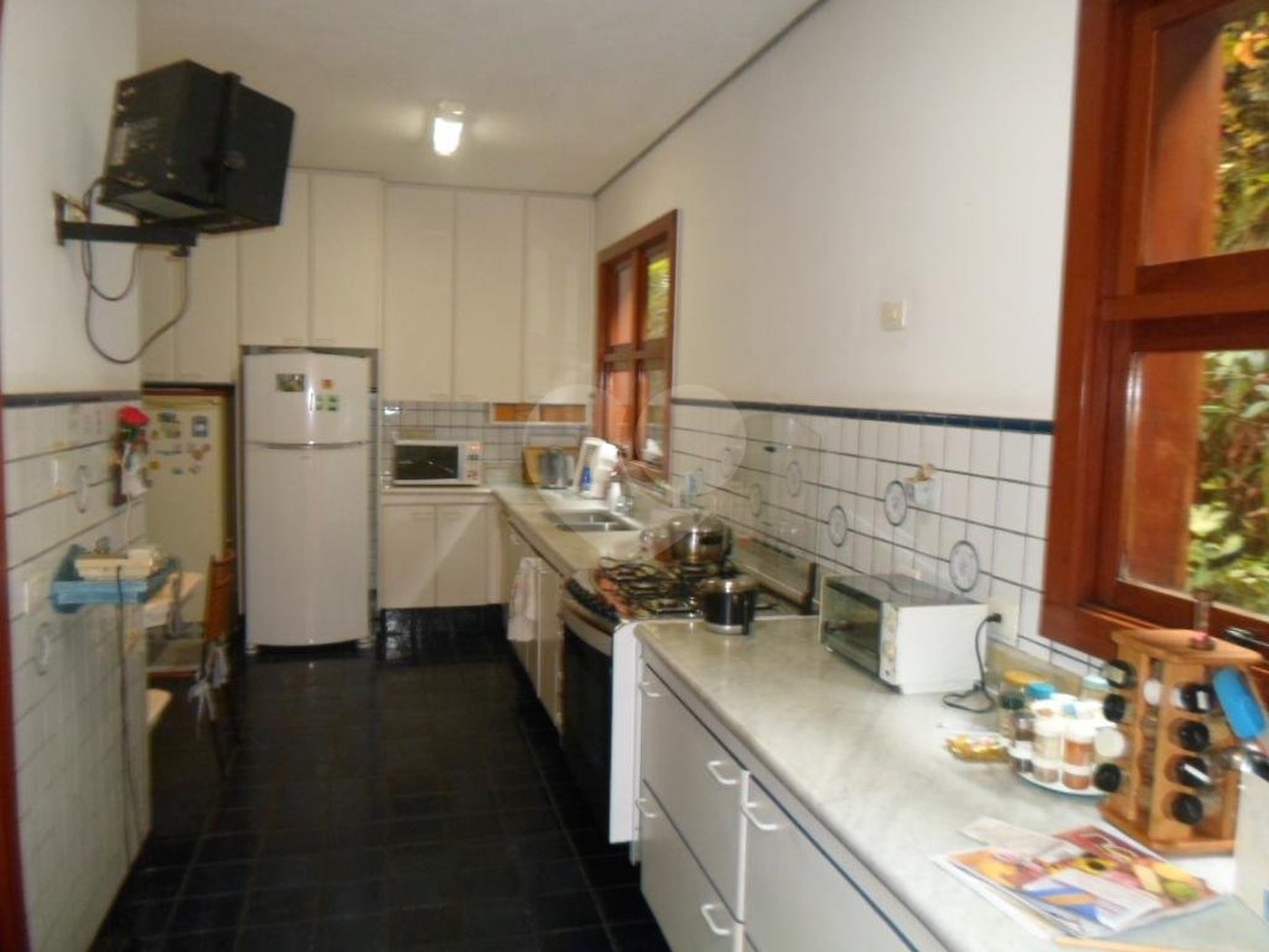 Sobrado à venda com 5 quartos, sendo 3 suítes, em Fazenda Morumbi, São Paulo, SP