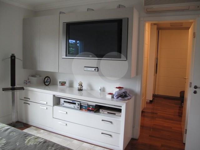 Casa à venda ou para alugar com 4 suítes no condomínio Villa Imperial, São Paulo - SP