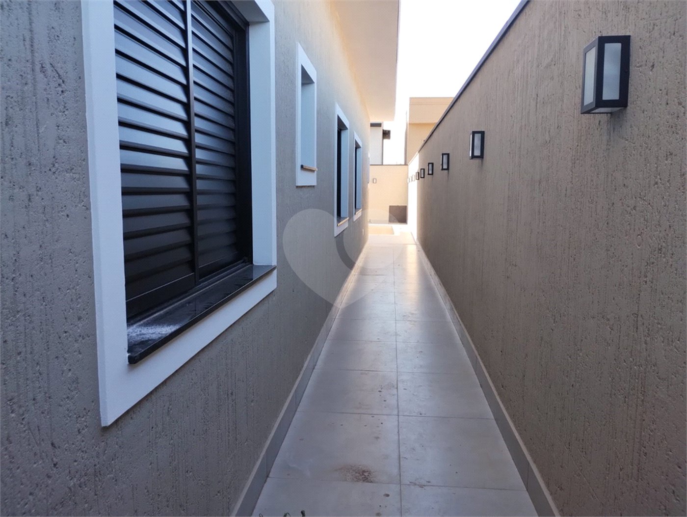 Casa à venda com 3 suítes no condomínio Residencial Golden Ville, Itapetininga - SP