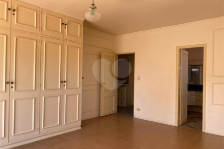 Sobrado à venda com 4 quartos, sendo 3 suítes, em Campo Grande, São Paulo, SP