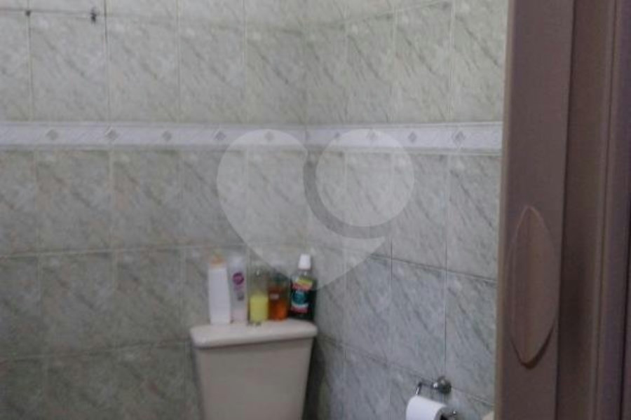 Sobrado à venda com 3 suítes em Jaraguá, São Paulo, SP