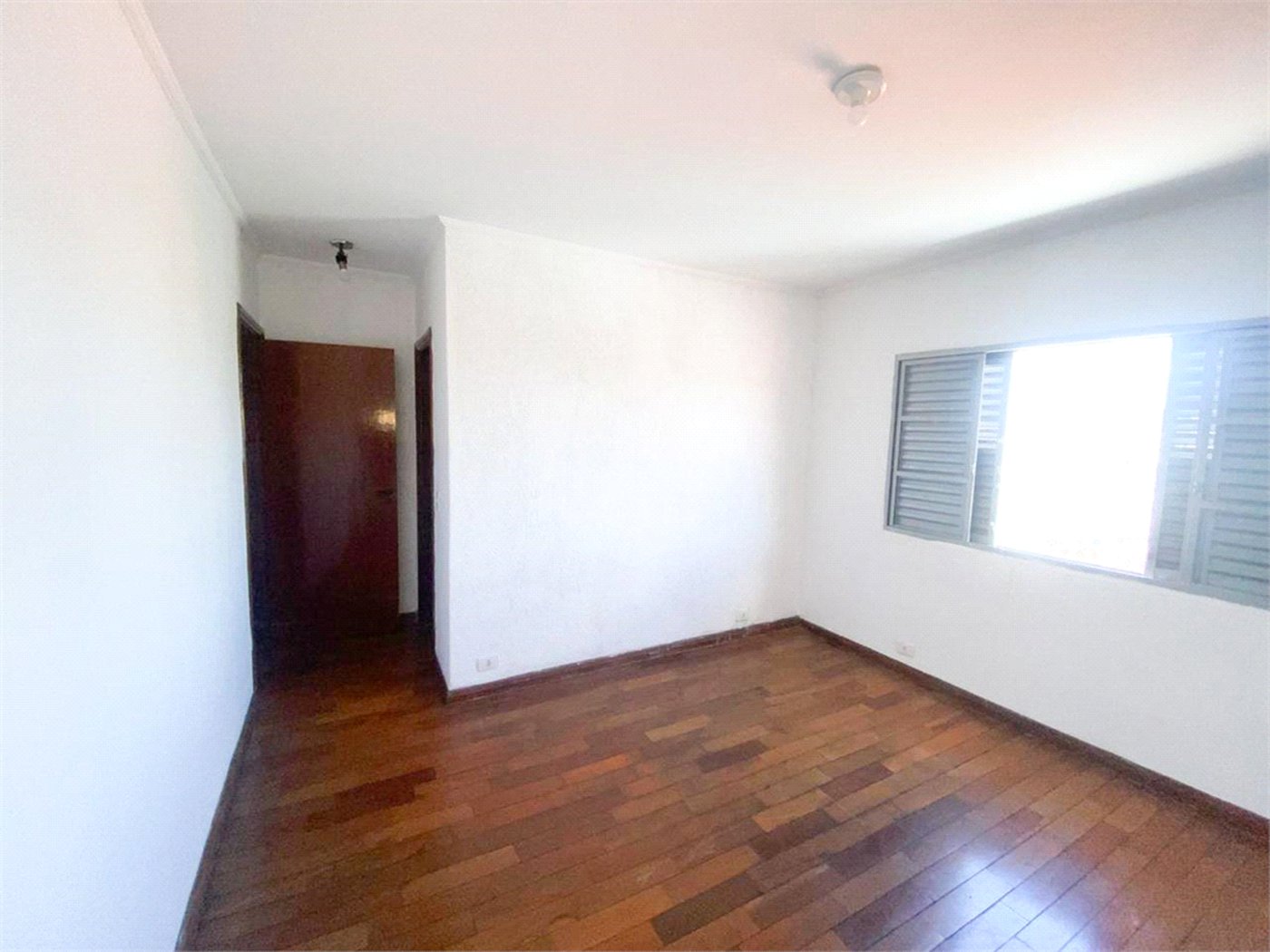 Casa à venda com 3 quartos, sendo 1 suíte, em Vila Maria Alta, São Paulo, SP