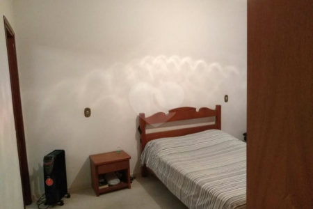 Casa à venda com 3 quartos, sendo 1 suíte, no Centro, Vinhedo, SP