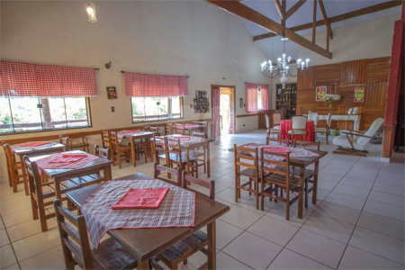 Hotel à venda com 15 quartos, sendo 4 suítes,  no Centro (canguera), São Roque, SP