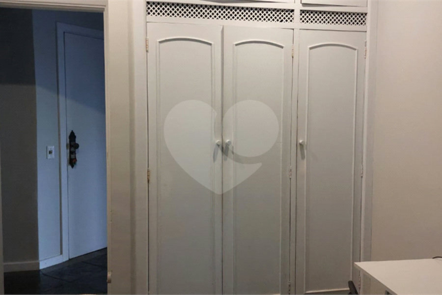 Apartamento à venda com 3 quartos, sendo 1 suíte, em Pitangueiras, Guarujá, SP