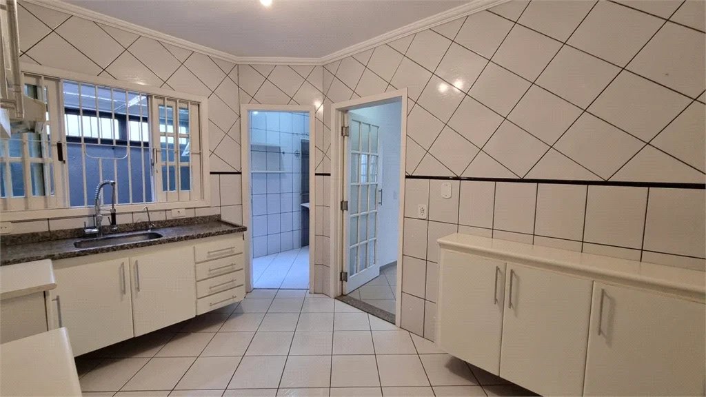 Casa à venda com 3 quartos, sendo 1 suíte, no condomínio Residencial Villagio, São Paulo - SP