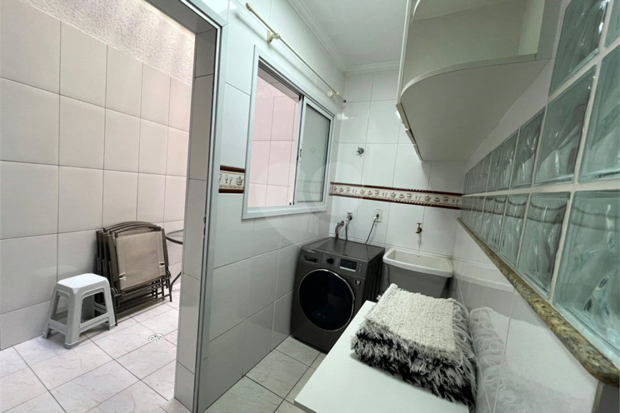 Casa à venda com 3 quartos, sendo 2 suítes,  no condomínio Mirante do Vale, São Paulo - SP