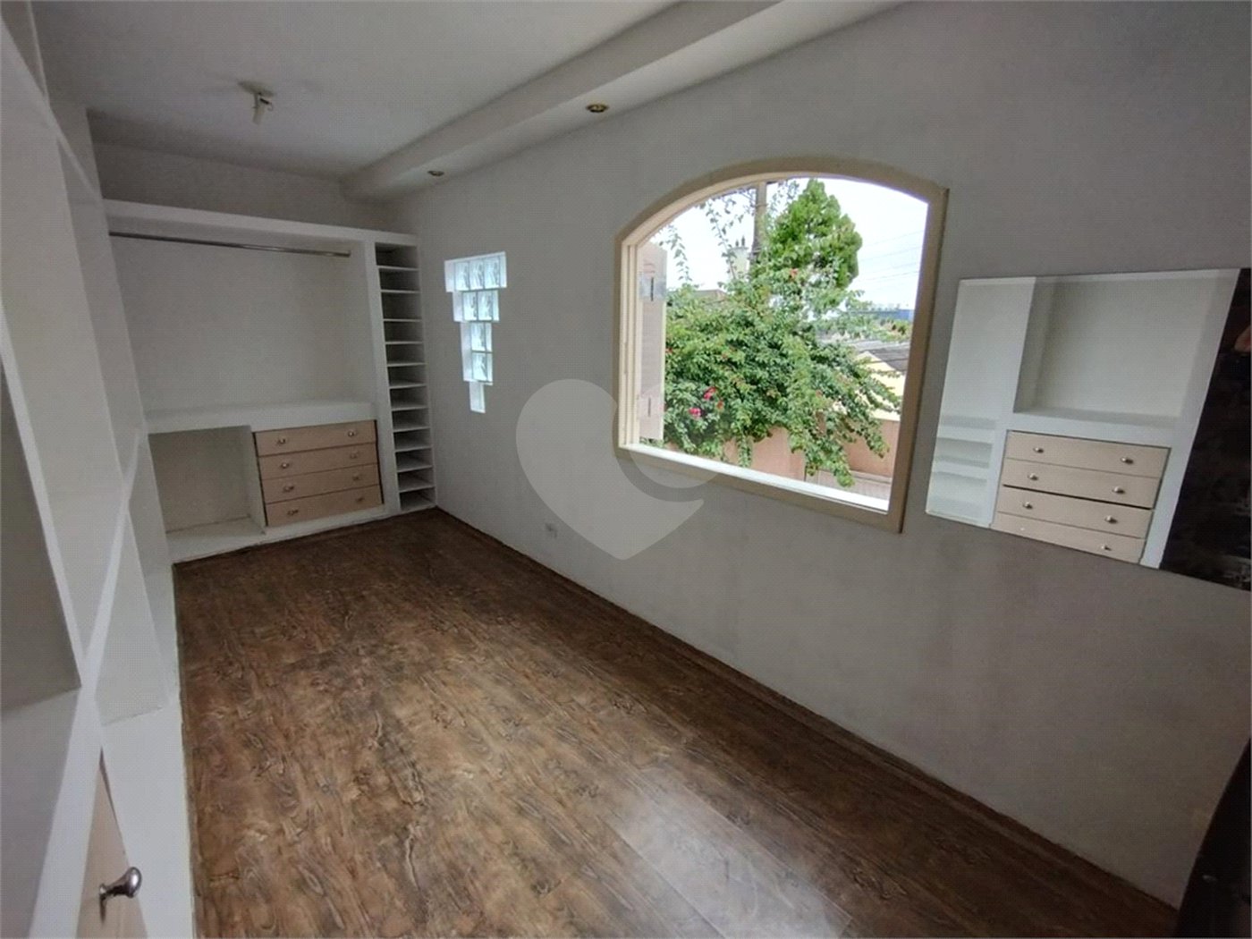 Sobrado à venda com 4 quartos em Saúde, São Paulo, SP