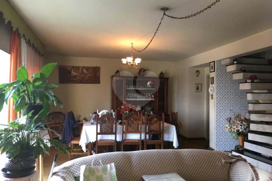 Casa à venda com 4 quartos, sendo 1 suíte, em Jardim São Bento, São Paulo, SP