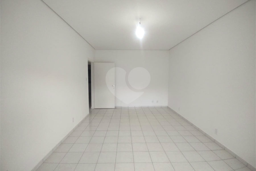 Sobrado à venda com 3 quartos, sendo 1 suíte,  em Tremembé, São Paulo, SP