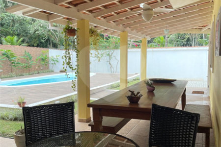 Casa à venda com 3 quartos, sendo 2 suítes,  em Maresias, São Sebastião, SP