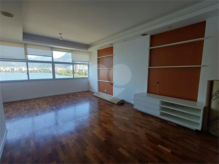 Apartamento à venda com 3 quartos, sendo 1 suíte,  em Lagoa, Rio de Janeiro, RJ