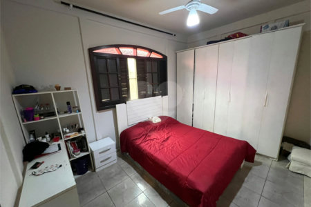 Casa à venda com 4 quartos, sendo 1 suíte,  em Jardim Ponte Grande, Mogi das Cruzes, SP