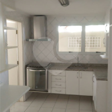 Casa à venda com 4 quartos, sendo 2 suítes, no condomínio Vila D'amalfi, Sorocaba - SP