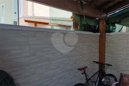 Casa à venda com 3 quartos, sendo 1 suíte,  no condomínio Moradas do Horto, São Paulo - SP