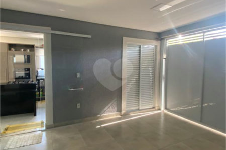 Casa à venda com 3 suítes no condomínio Campos do Conde I, Paulínia - SP
