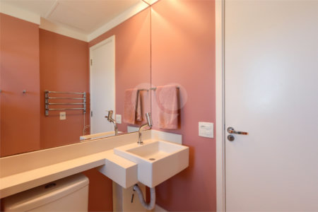 Apartamento à venda com 3 quartos, sendo 1 suíte,  em Vila Anastácio, São Paulo, SP