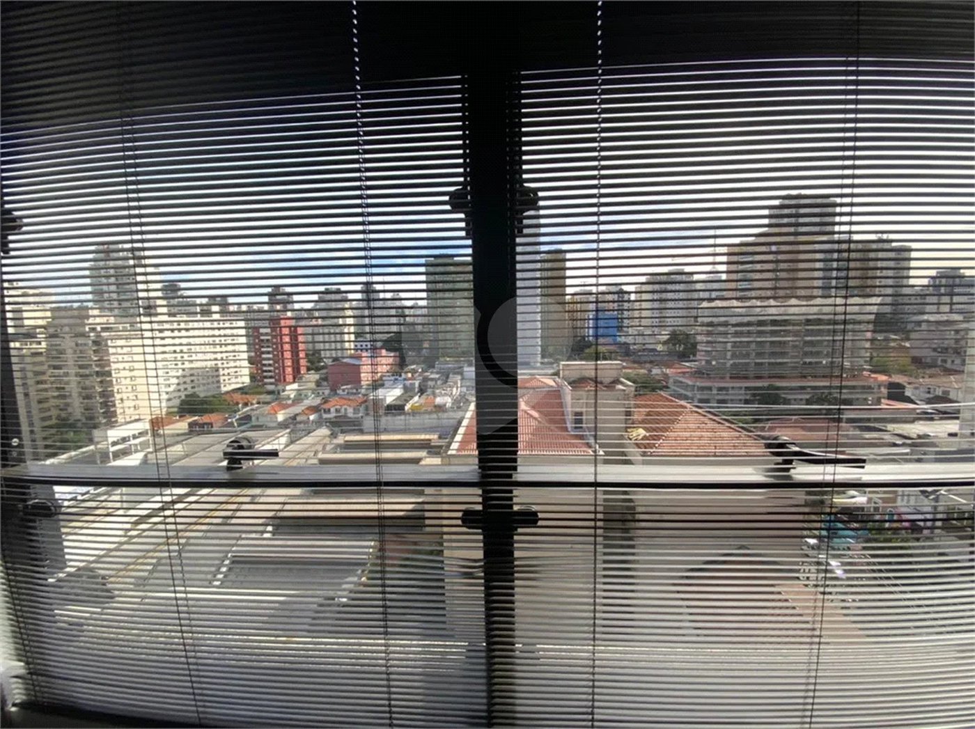 SALA COMERCIAL 55m2 Á VENDA NA VILA MARIANA (LADO DIREITO)