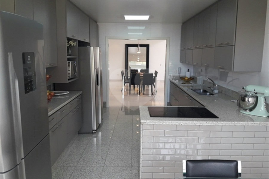 Casa à venda com 4 quartos, sendo 3 suítes, em Santana, São Paulo, SP