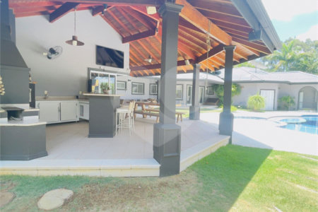 Casa à venda ou para alugar com 3 quartos, sendo 2 suítes, no condomínio Haras Paineiras, Salto - SP