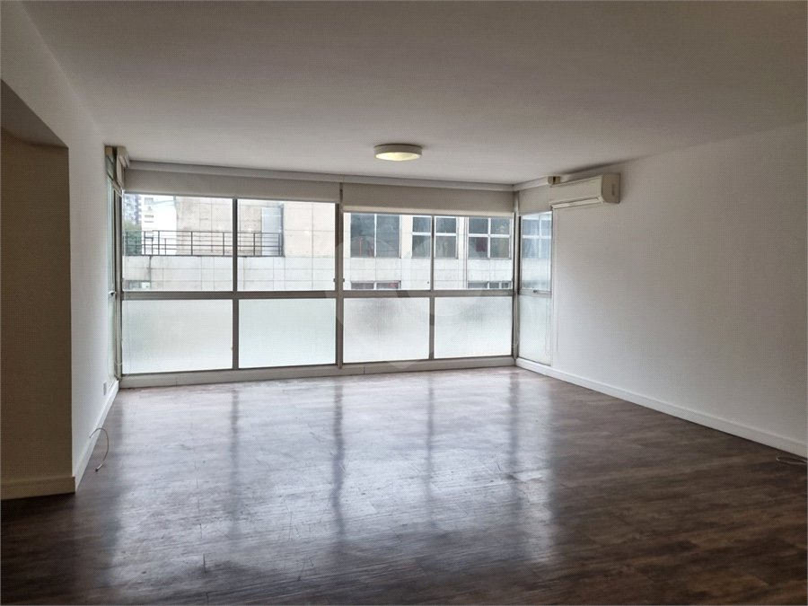 Apartamento à venda com 3 quartos, sendo 1 suíte, em Jardim América, São Paulo, SP