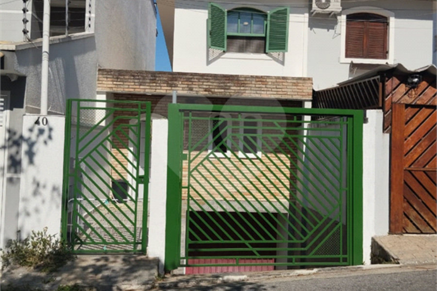 Sobrado à venda com 3 quartos em Vila Irmãos Arnoni, São Paulo, SP
