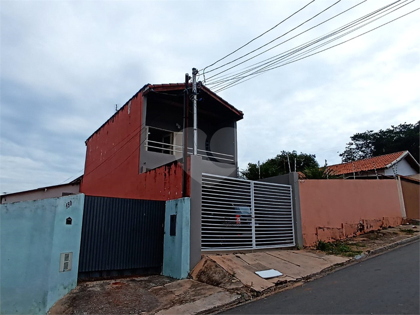 Sobrado à venda com 2 quartos, sendo 1 suíte, em Vila Barth, Itapetininga, SP