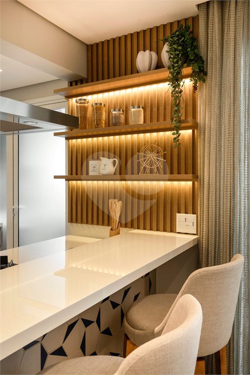 Apartamento à venda com 3 quartos, sendo 1 suíte,  em Vila Anastácio, São Paulo, SP