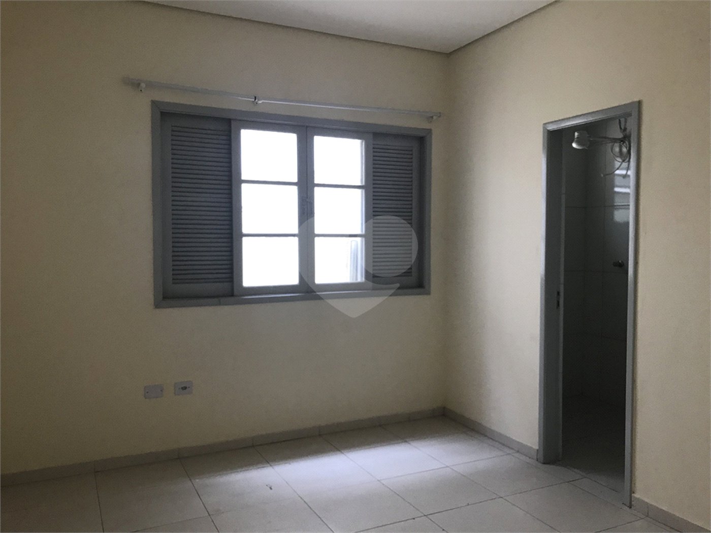 Casa à venda com 4 quartos, sendo 1 suíte, em Santana, São Paulo, SP