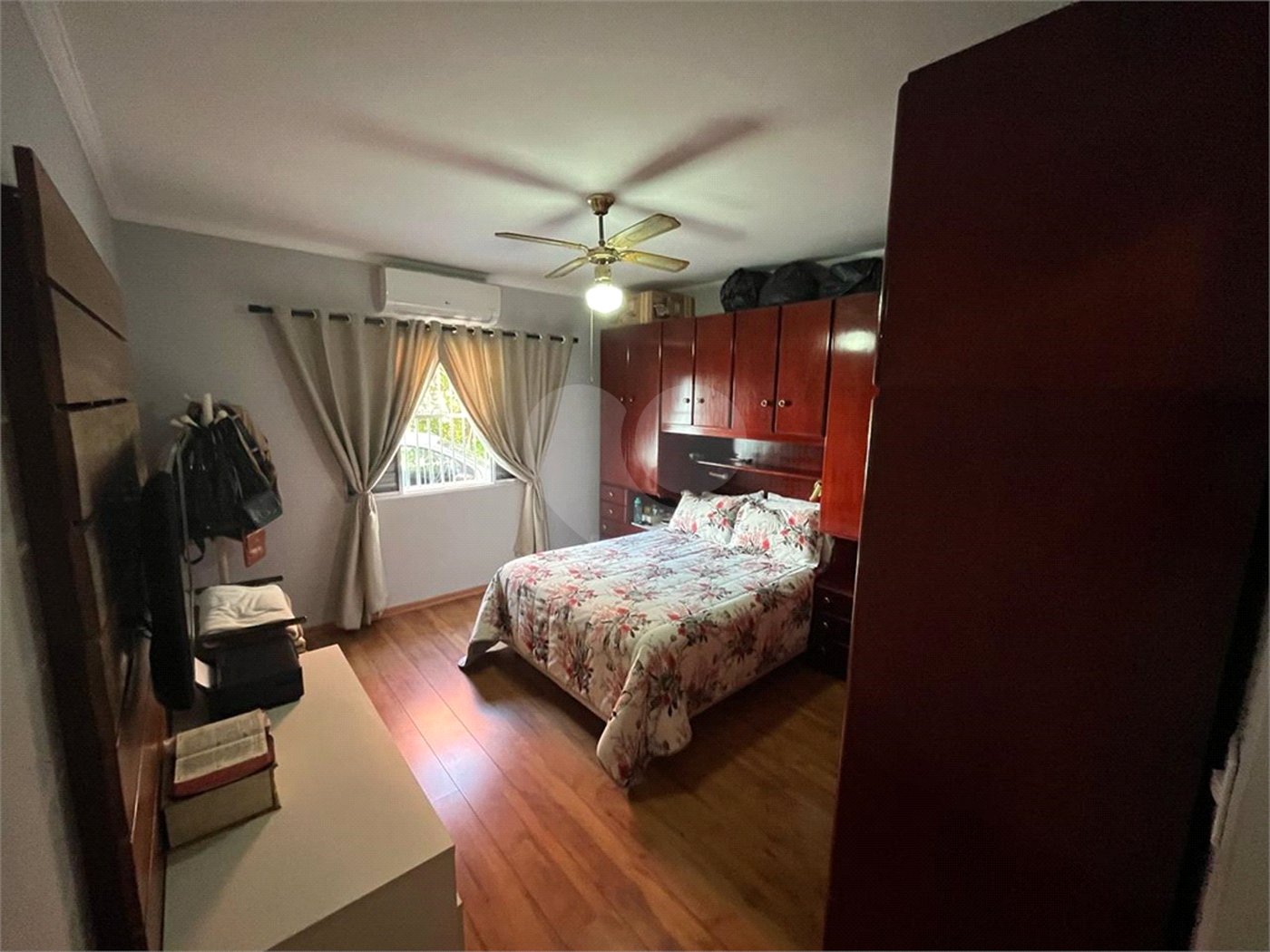 Casa à venda com 3 quartos, sendo 1 suíte,  em Jardim Casablanca, São Paulo, SP