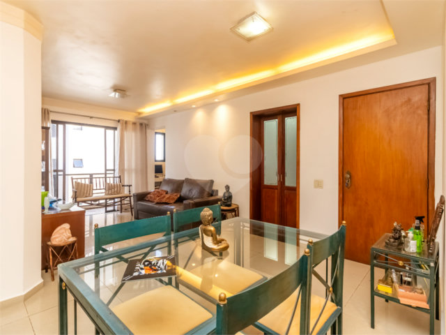 Apartamento à venda com 3 quartos, sendo 1 suíte,  em Vila Mariana, São Paulo, SP