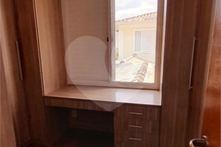 Casa à venda com 3 quartos, sendo 1 suíte, no condomínio Residencial Jardins, São Bernardo do Campo - SP