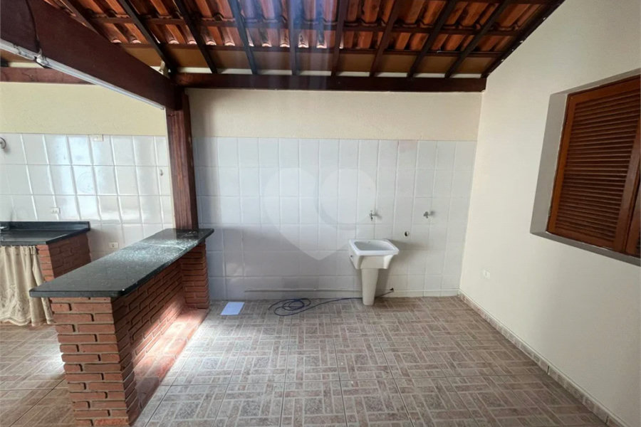Casa Assobradada à Venda – Conforto, Excelente Acabamento e Localização Central