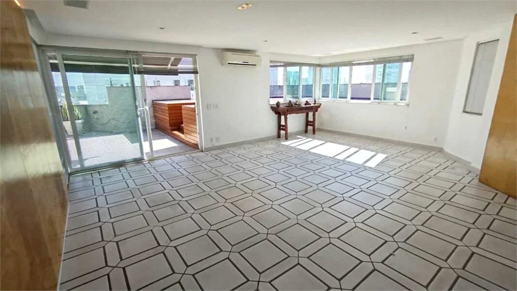 Duplex para alugar com 3 suítes em Real Parque, São Paulo, SP