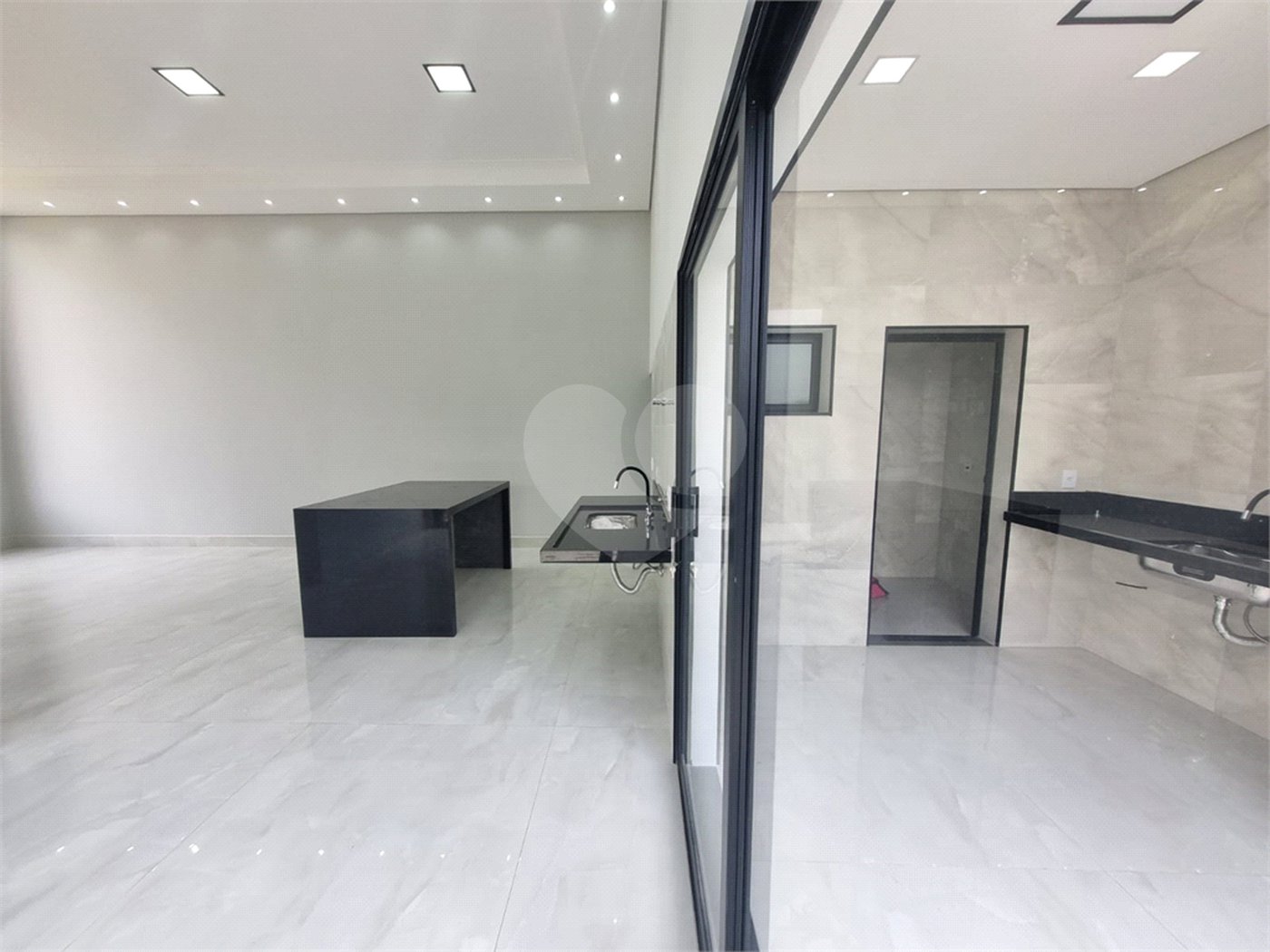 Casa à venda com 3 quartos, sendo 1 suíte,  no condomínio Reserva Ipanema I, Sorocaba - SP