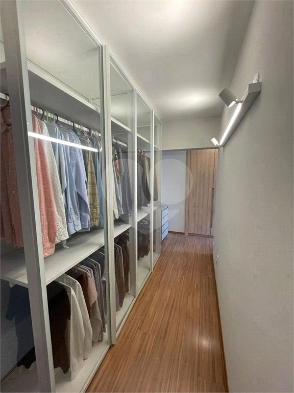 Apartamento à venda com 3 quartos, sendo 1 suíte,  em Vila Olímpia, São Paulo, SP