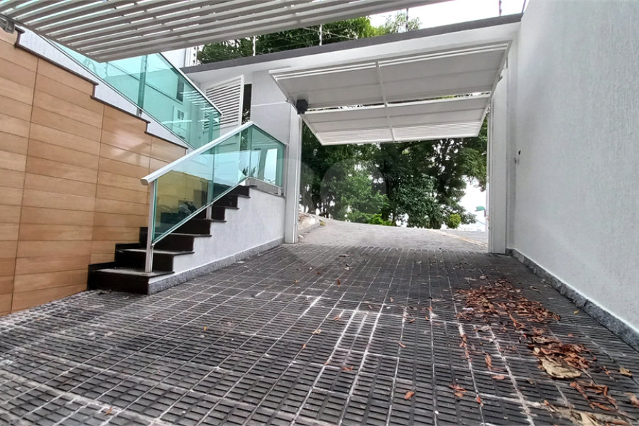 Sobrado à venda com 3 suítes em Vila Nova Mazzei, São Paulo, SP