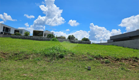 Terreno à venda com 1 suíte no condomínio Campo de Toscana, Vinhedo - SP
